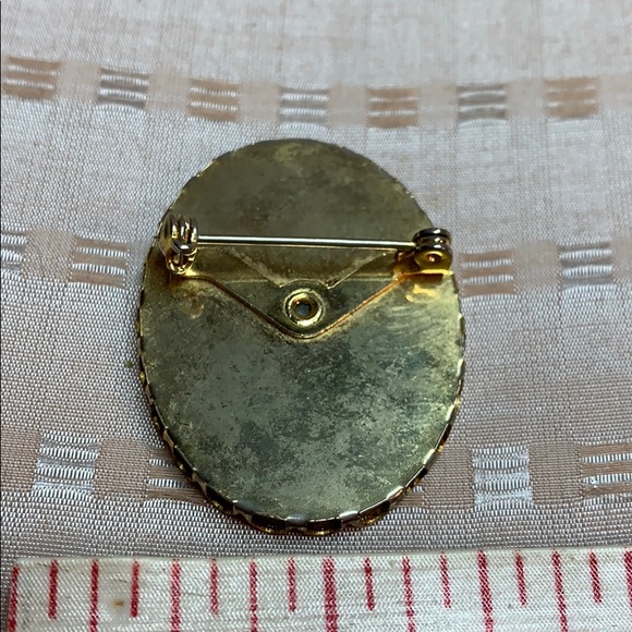 -Nice vintage porcelain red flower 🌺 brooch - Picture 6 of 12